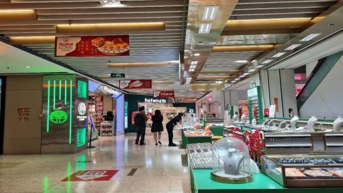 Living-Mall-2